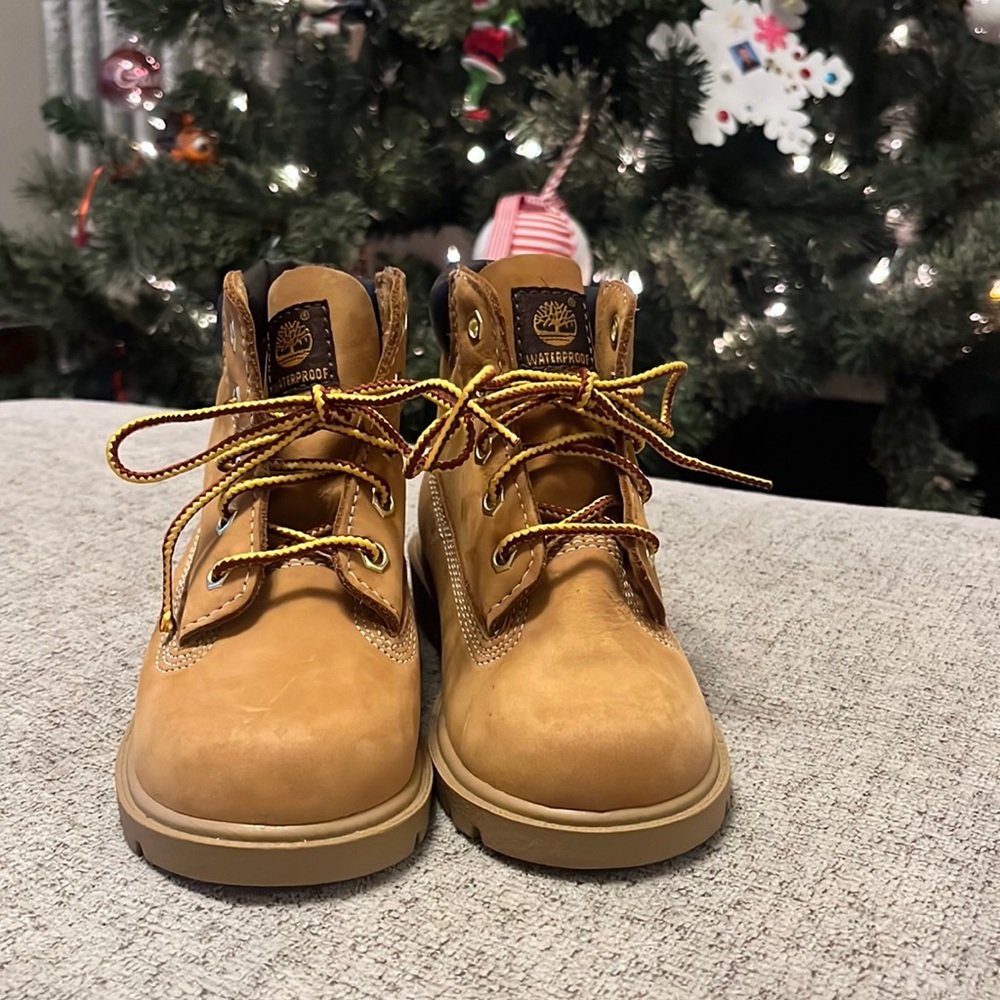 Good Condition Timberland Boys Boots Size 10!! Waterproof